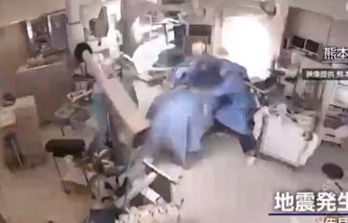 Zemljotres usred operacije: Pogledajte šta japanski hirurzi rade dok instrumenti lete po sali (VIDEO)