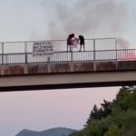 Divljanje u Hrvatskoj: Zapalili zastavu Srbije uz transparent o "Oluji"