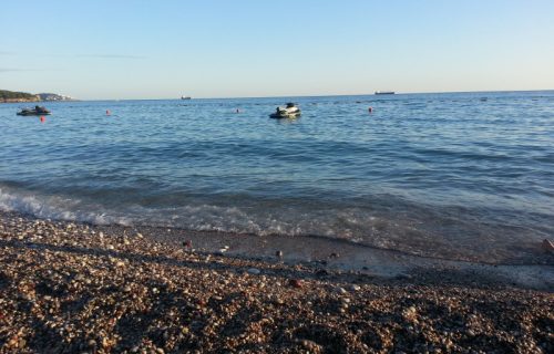 Sutomore samo par sati dnevno ima vodu, turisti prete odlaskom