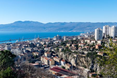 Drama u Rijeci: Srušio se balkon sa dvoje mladih