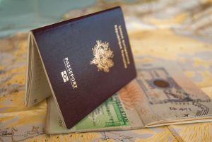 Veliki udar Trampove administracije: Čak 200.000 stranaca moglo bi da ostane bez američkih viza