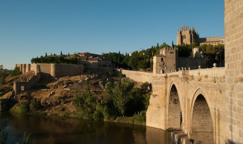 Drama u Toledu: Turistički voz krenuo bez vozača, udario turistu