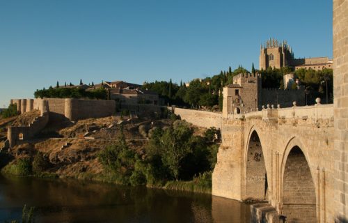 Drama u Toledu: Turistički voz krenuo bez vozača, udario turistu