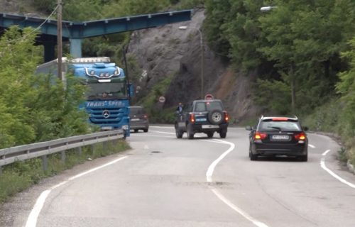 Tri pripadnika MUP-a privedena na Jarinju