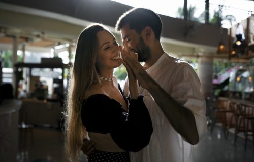 Zaboravite aplikacije za upoznavanje: Nova generacija traži ljubav, na sasvim drugom mestu (VIDEO)