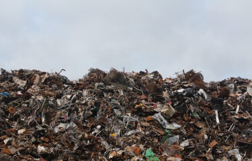 Novi detalji afere u Hrvatskoj: Pred inspekciju zatrpavali tone plastike, u vodi pronađen otrov