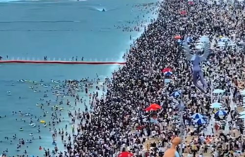 Srećno onima koji ovde letuju: Na plažu dugu 1,8 km se upakuje i do 200.000 ljudi, snimci za nevericu