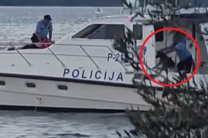 Bura u Hrvatskoj zbog snimka sa čamca: Policajac baca psa u more, dok kolega hapsi pijanog gazdu