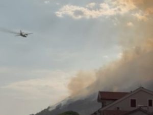 Požari na crnogorskoj obali: Bijela i Baošići bez struje i vode, avioni gase vatru