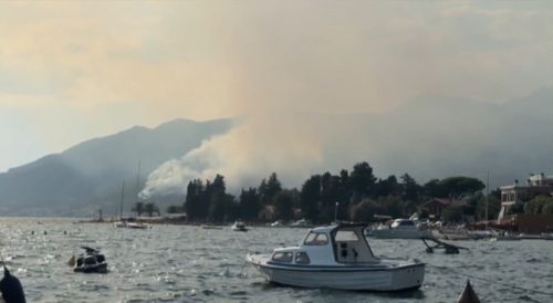 Vatra stigla nadomak kuća kod Herceg Novog, u toku pripreme za evakuaciju