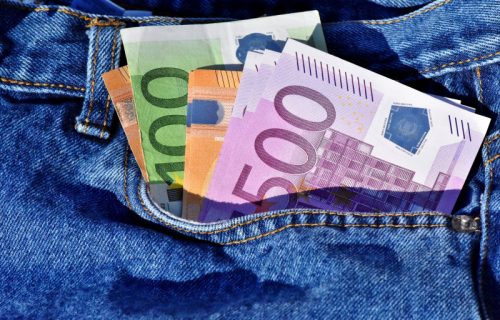 "Ako čovek radi puno radno vreme, ne sme da bude siromašan": Komičar pokrenuo žestoku onlajn raspravu!
