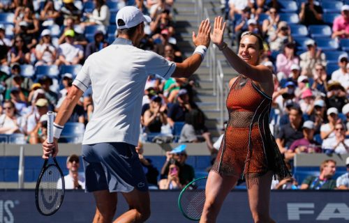 Vau, kakva žurka: Novak i Sabalenka napravili šou nasred US Opena, poveli, pa stali i ispali (VIDEO)