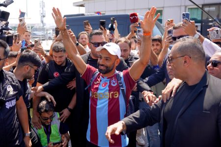 Bum transfer u Turskoj: Trabzon predstavio Salaha, pao istorijski potpis