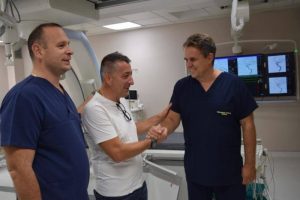 Doktor odustao od puta za Njujork i vratio se sa aerodroma da bi hitno operisao dečaka i spasao mu život