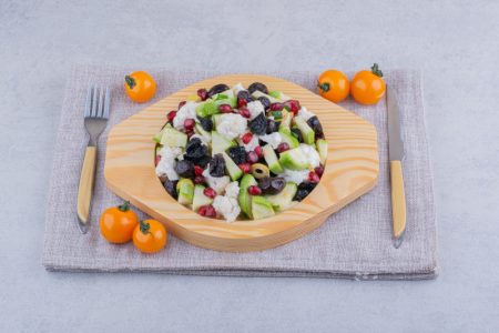 Salata od trešanja, krastavaca i mocarele: Originalna kombinacija, osvežavajućeg ukusa (RECEPT+VIDEO)