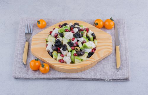 Salata od trešanja, krastavaca i mocarele: Originalna kombinacija, osvežavajućeg ukusa (RECEPT+VIDEO)