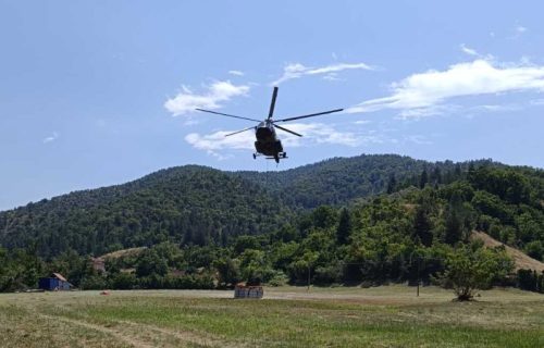 Više od 100 ljudi i 30 vozila gase požar na Stolovima, učestvuje i helikopter Mi-17 Vojske Srbije