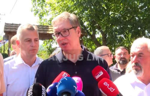 Vučić stigao u Temsku, poseta gazdinstvu Penčić: "Divno mesto, siromašno je, ali se polako ljudi snalaze"