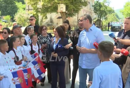 (UŽIVO) Vučić stigao u selo Jezero: “Ovde nam je prirodni priraštaj najveći u čitavoj Srpskoj” (VIDEO)