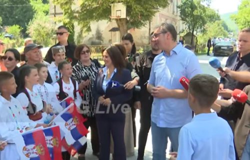 (UŽIVO) Vučić stigao u selo Jezero: "Ovde nam je prirodni priraštaj najveći u čitavoj Srpskoj" (VIDEO)