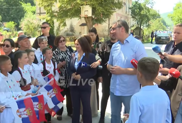 (UŽIVO) Vučić stigao u selo Jezero: “Ovde nam je prirodni priraštaj najveći u čitavoj Srpskoj” (VIDEO)