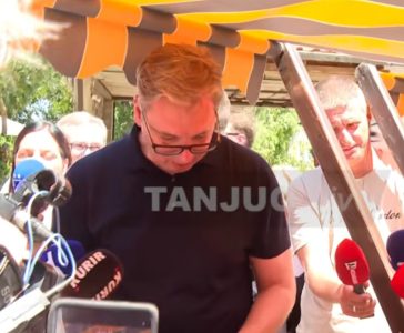 Vučić u selu Gorčinci: “Nemojte masnu gusku da podmazujemo, nego da pomognemo siromašnijim krajevima”
