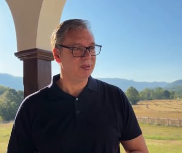 Vučić se oglasio rano jutros iz Kalne: “Nema odmora dok traje obnova, idemo u akciju” (VIDEO)