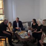 Nećemo ga zaboraviti: Vučić posetio porodicu poginulog starijeg vodnika Milovana Jovanovića