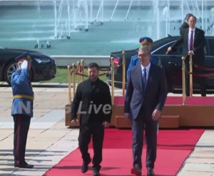 Crveni tepih, garda i intoniranje himni: Vučić svečano dočekao Zelenskog ispred Palate Srbija