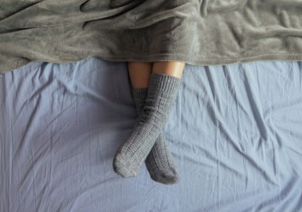 Spavate u čarapama? Evo šta to znači za vaš san