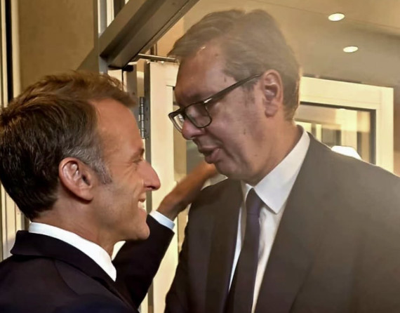 “Kad između dva sastanka bukvalno naletite na prijatelja”: Vučić se sastao sa Makronom u Njujorku