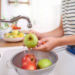 I kada je ljuštite, ovu hranu prvo operite: Bakterije sa kore mogu da završe na delu koji jedete