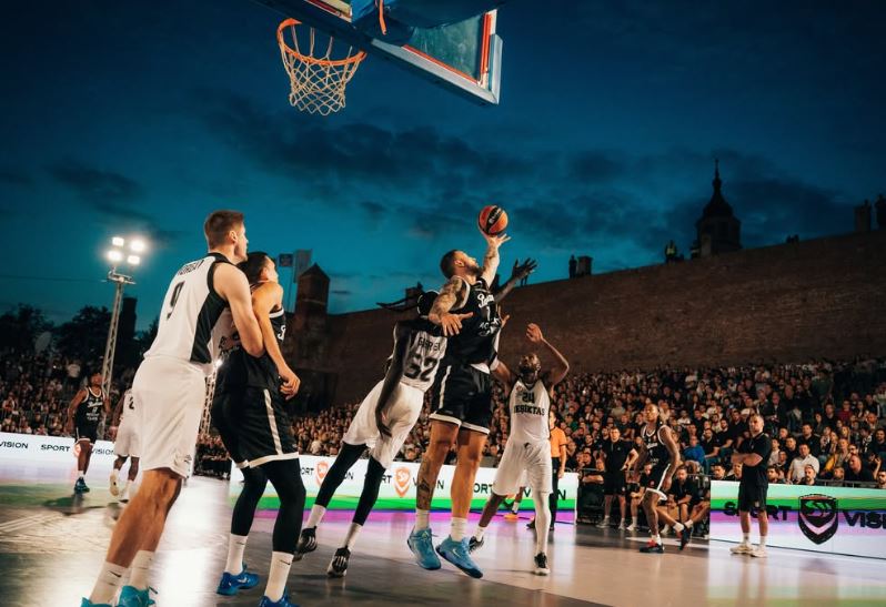 Spektakl na Kališu: Partizan pod otvorenim nebom razbio Alimpijev Bešiktaš (FOTO)