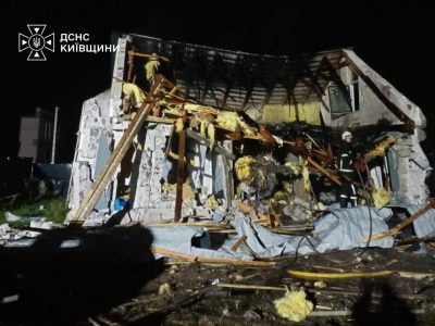 Kijev opet zasut dronovima i raketama: Požari besneli u toku noći, pogođene kuće i stambene zgrade