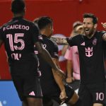 Jedan pogodio, drugi asistirao: Pun stadion uživao u magijama Mesija i Levandovskog (VIDEO)