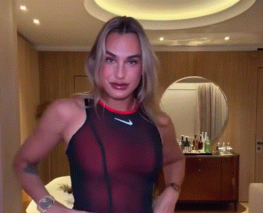 Vrele fotke sa odmora: Sabalenka se skinula i napravila totalni haos (FOTO)