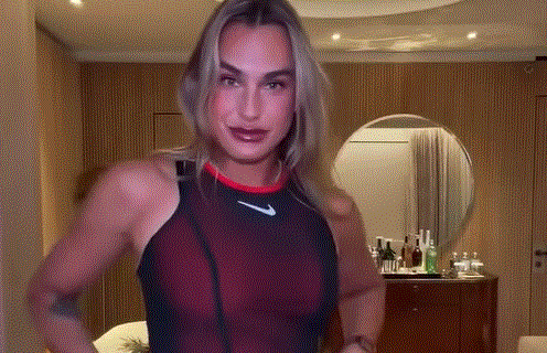 Vrele slike sa odmora: Sabalenka se skinula i napravila totalni haos (FOTO)