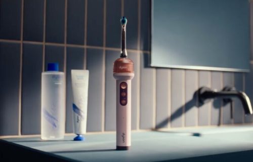 Pametna četkica za zube: Nova generacija četkica koristi kameru i veštačku inteligenciju da “vidi" plak