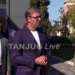 (UŽIVO) Vučić u poseti Zapadnobačkom okrugu: Predsednik u Ratkovu obilazi kompaniju „Phi Academy" (VIDEO)