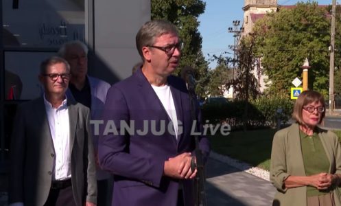 (UŽIVO) Vučić u poseti Zapadnobačkom okrugu: Predsednik u Ratkovu obilazi kompaniju „Phi Academy” (VIDEO)
