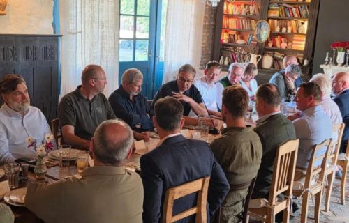 Vučić nakon obilaska Zapadnobačkog okruga sa prijateljima iz Austrije i Nemačke: "Prilika da razgovaramo o novim ulaganjima" (FOTO)