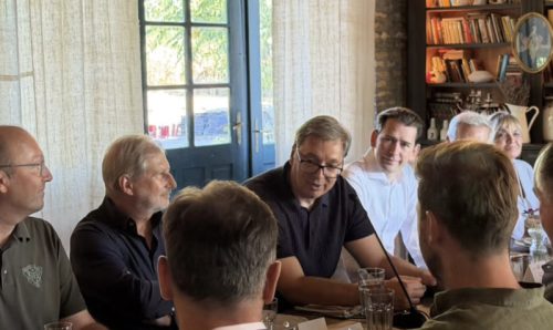 Vučić: “Radni vikend nastavljam sa prijateljima iz Austrije i Nemačke, mnogo posla za Srbiju”