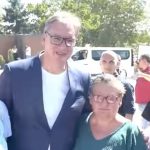 "Ja ću umreti ako se ne slikamo": Vučić objavio simpatičan snimak, evo šta je odgovorio (VIDEO)