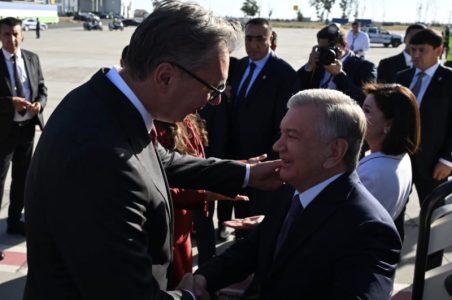 Svečani doček na aerodromu: Vučić ugostio predsednika Uzbekistana uz najviše državne počasti