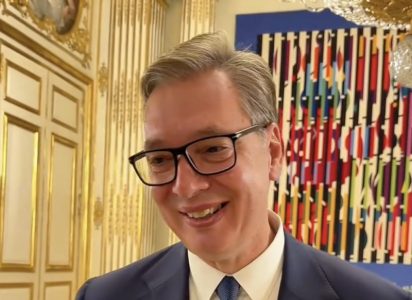 (UŽIVO) “Čekam Makrona, razgovaraćemo sat vremena”: Vučić se javio iz Jelisejske palate u kasne sate