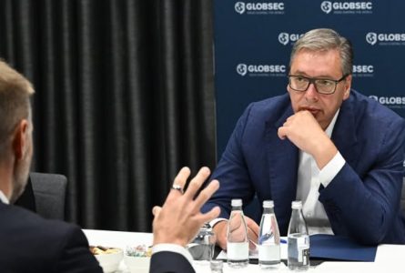Vučić: “Dobar razgovor sa predsednikom GLOBSEC-a Vašom o promenama u Evropi i svetu” (FOTO)