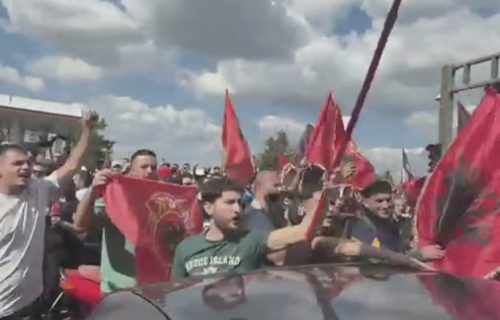 Haos i nemiri u Hagu: Albanci divljali zbog presude vođama tzv. OVK, policija udarila vodenim topovima