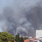 Trogodišnjak ostao sam u stanu, a onda je buknuo požar: Poznato šta je izazvalo vatru u Zadru