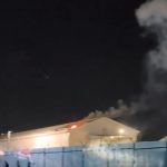 Albanci i noćas pravili haos zbog presude u Hagu: Kamenicama gađali sedište Euleksa i vikali "UČK" (VIDEO)