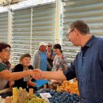 "Uvek je najzanimljivije na pijaci": Vučić razgovarao sa građanima Smedereva (VIDEO)